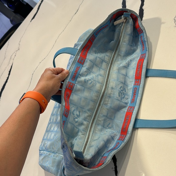 Chanel large Tote - Picture 5 of 12